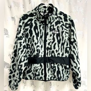 Nike teddy coat cropped oversized fit size small